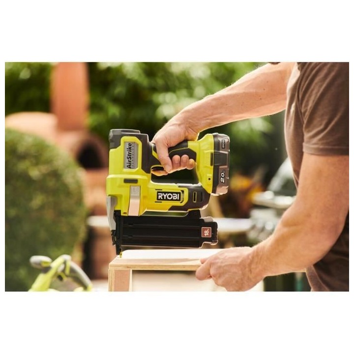 Cloueur d'assemblage 18G a air comprimé 18V - chargeur 105 pointes -