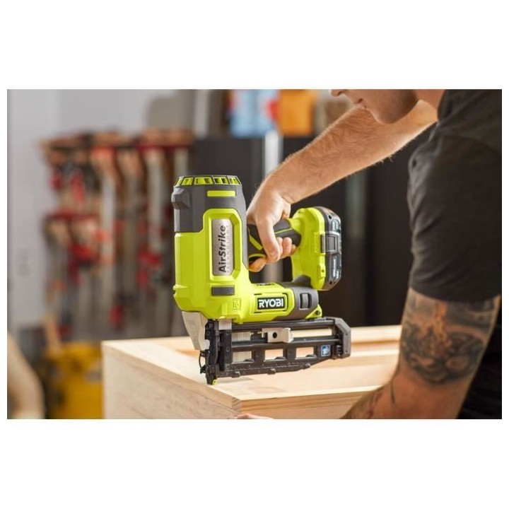 RYOBI ONE+ Cloueur de finition 16G a air comprimé 18V (Nue) - R16GN18