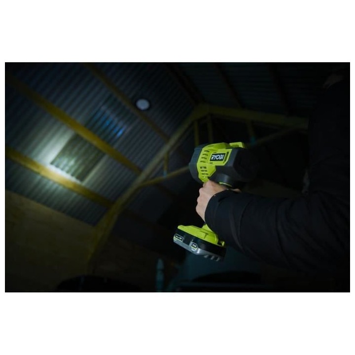 Spot LED 18V - 3 intensités : 3000 / 1500 / 500 Lumens - peut éclair