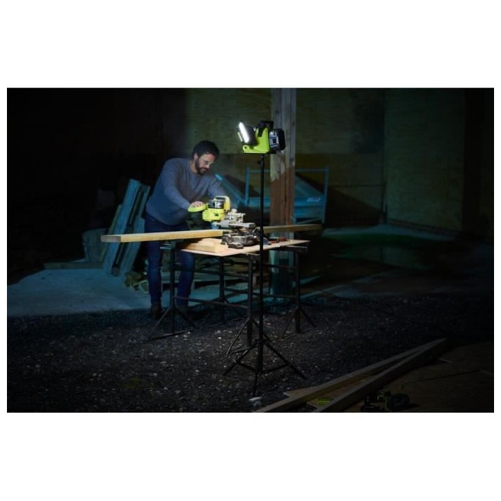 Triple panneau lumineux LED Hybrid (18V et secteur) - 3 intensités :