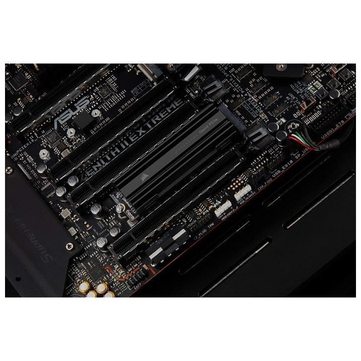 CORSAIR SSD Interne - MP600 Pro - 2To - Nvme (CSSD-F2000GBMP600PRO)