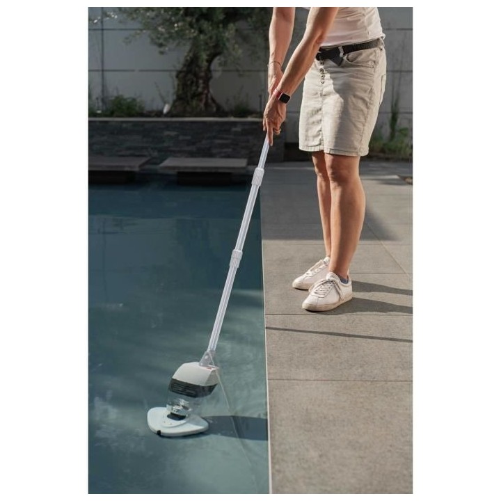 UBBINK Nettoyeur piscine et spas a main sur batterie