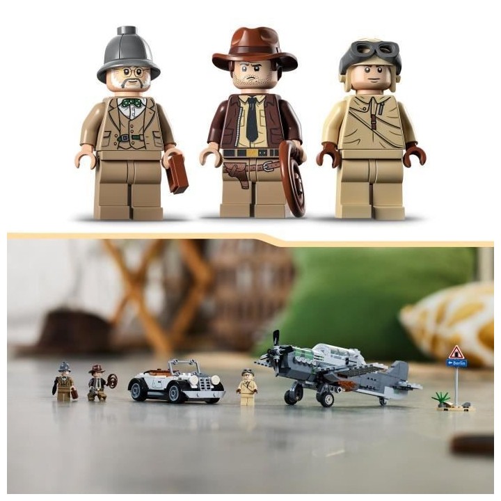 LEGO Indiana Jones 77012 La Poursuite en Avion de Combat, Jouet avec M