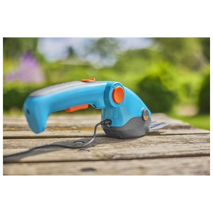 Kit cisaille a gazon ComfortCut Li + manche télescopique + roues - 3,