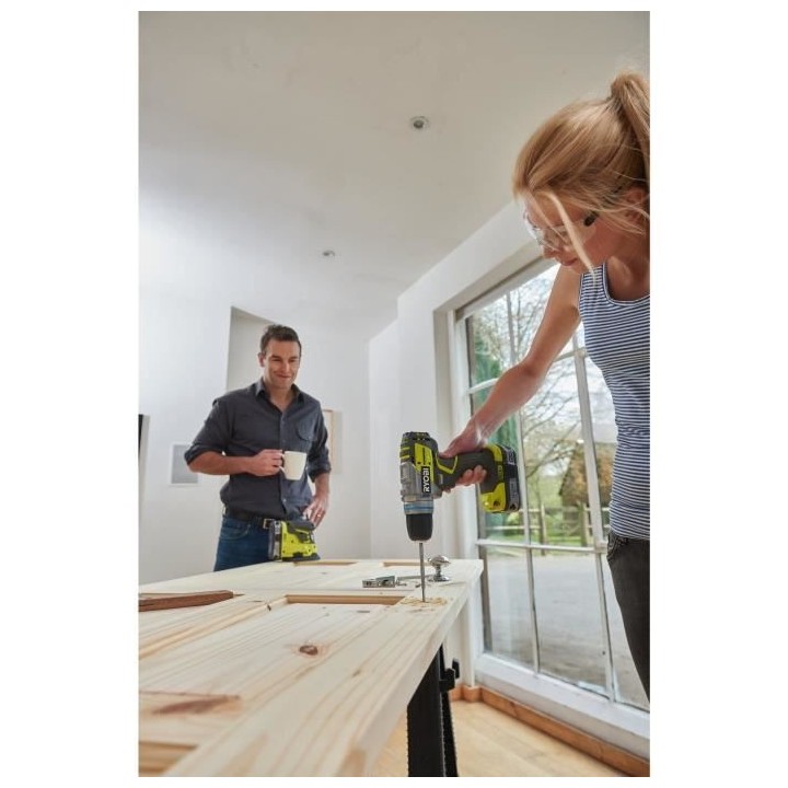 Ryobi pack 3 outils Brushless : perceuse a percussion, scie sauteuse ,