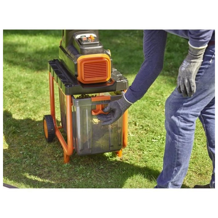 BLACK & DECKER Broyeur de végétaux électrique 2800W BEGAS5800