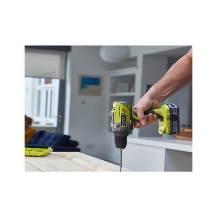 Perceuse-visseuse 18V - Livrée en sac avec 2 batteries 4 et 1,5 Ah +