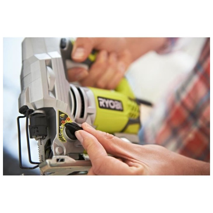 Scie sauteuse compacte 600 watts - 85 mm dans le bois - Pendulaire 4 p