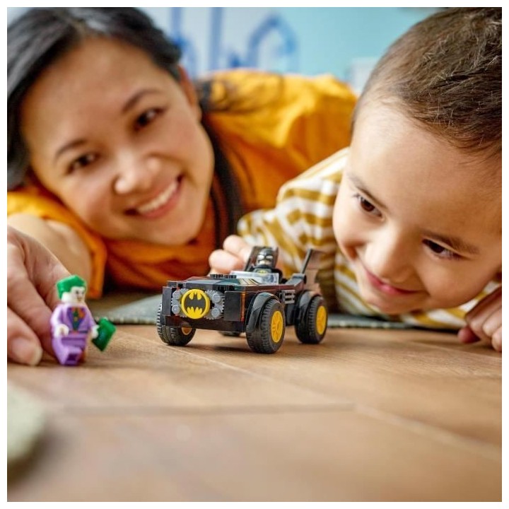 LEGO DC 76264 La Poursuite du Joker en Batmobile, Jouet de Voiture, av