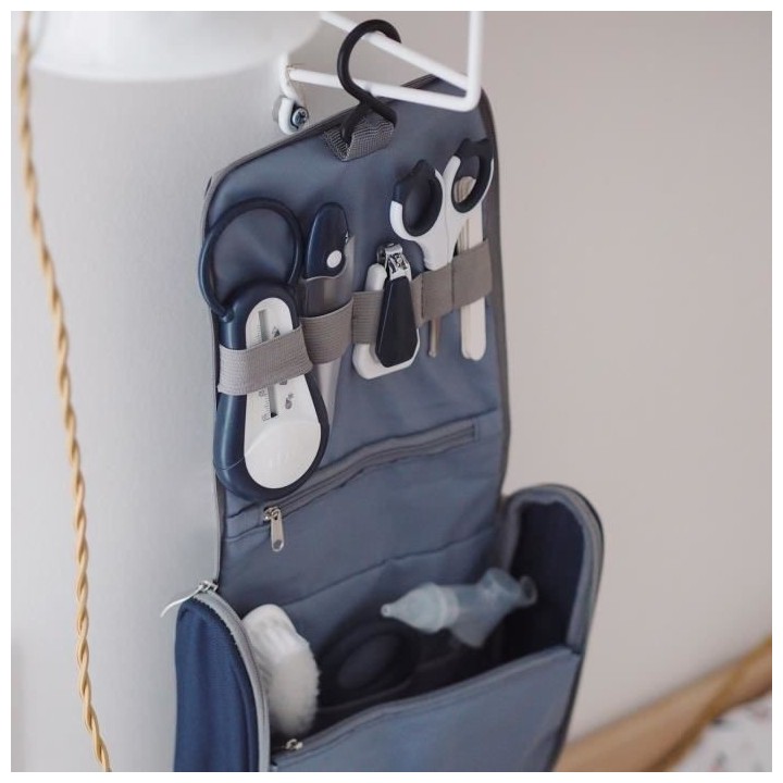 BEABA, Trousse de toilette nomade, 9 accessoires, night blue