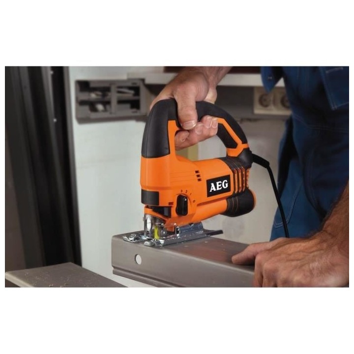 AEG Scie sauteuse STEP80 - 700 W - Avec lame