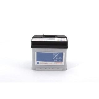 BOSCH Batterie Auto S3001 41Ah 360A / + a droite