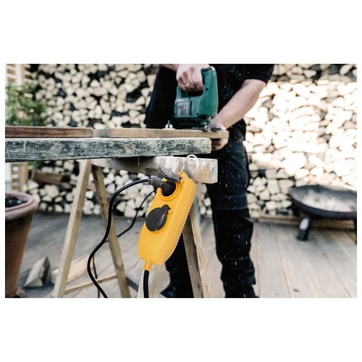 Brennenstuhl Rallonge 10m de câble avec bloc 4 prises a clapet (IP44)