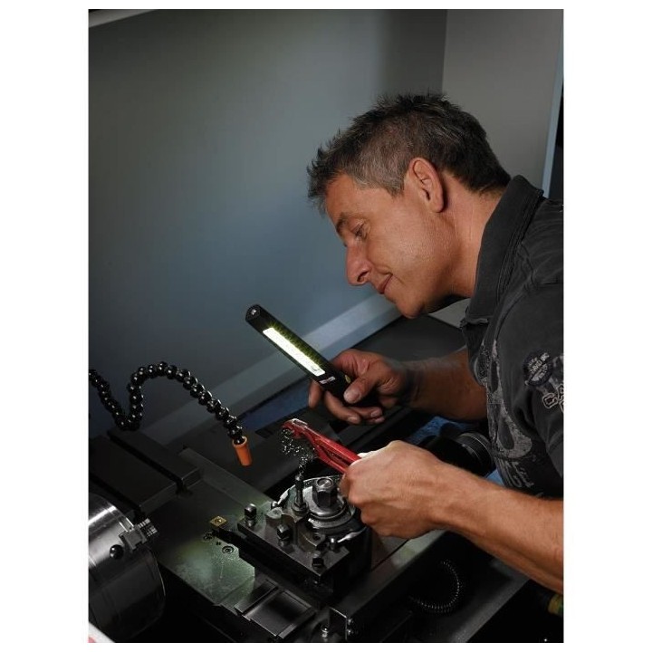 Brennenstuhl Lampe de poche a LED avec batterie 5 W