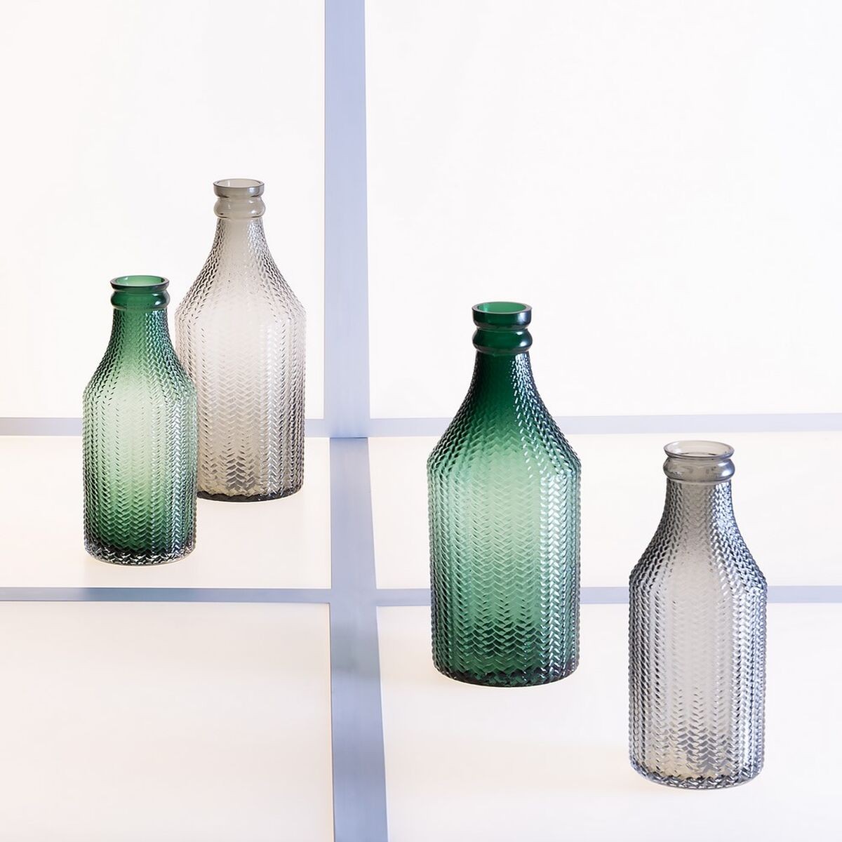 /330525/vase-11-7-x-11-7-x-30-cm-gris-verre.jpg