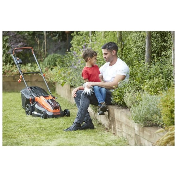 Tondeuse sur batterie 38cm de coupe BLACK+DECKER CLM3820L2-QW - Livré