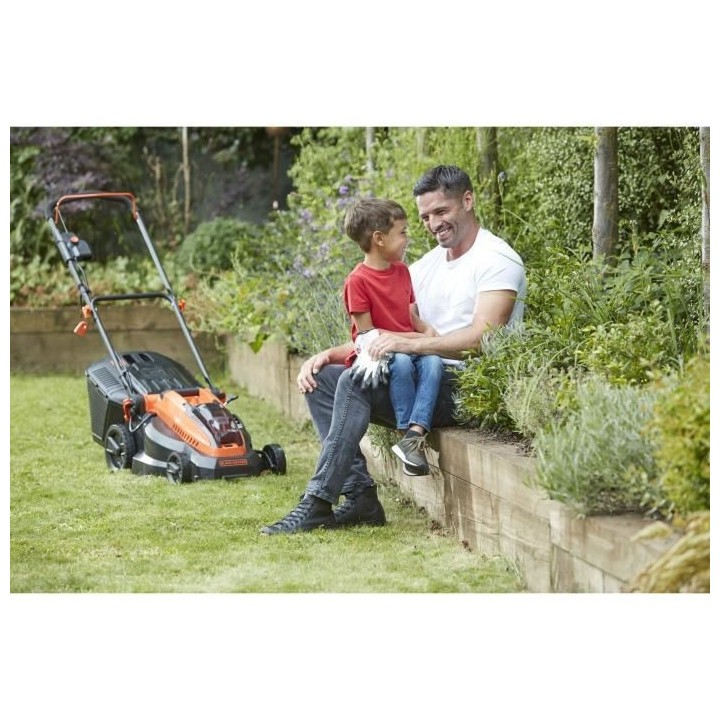 Tondeuse sur batterie 38cm de coupe BLACK+DECKER CLM3820L2-QW - Livré