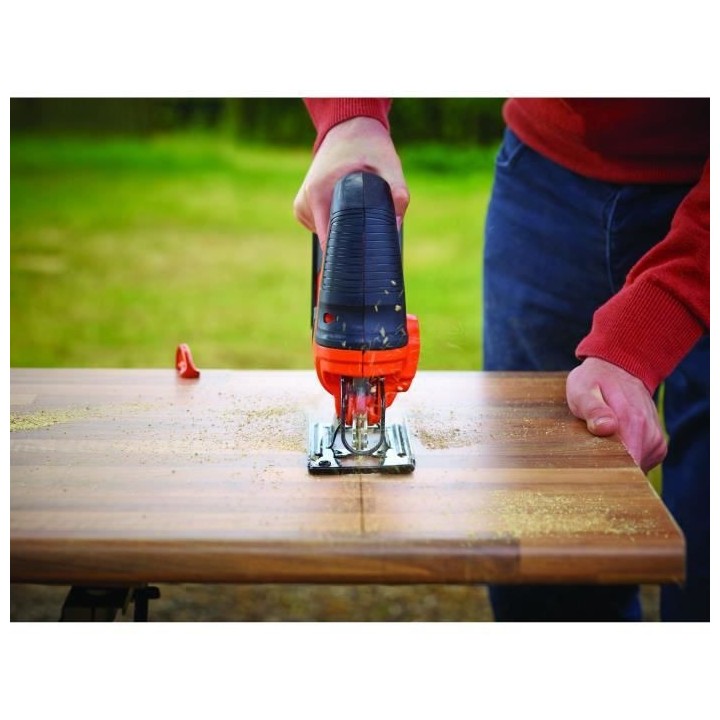 Scie sauteuse pendulaire sans-fil 18V BLACK+DECKER (Livrée avec 1 Cha