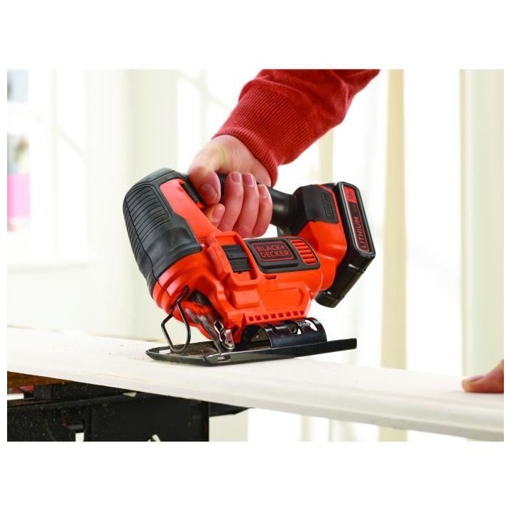 Scie sauteuse pendulaire sans-fil 18V BLACK+DECKER (Livrée avec 1 Cha