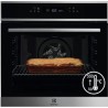 Four SurroundCook ELECTROLUX - EOF7P00X0 - Chaleur tournante pulsée - 72L - Pyrolyse - A+ - Inox