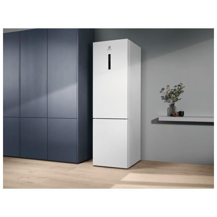 ELECTROLUX LNC7ME34W2 - Réfrigérateur congélateur bas - 360L (244+9