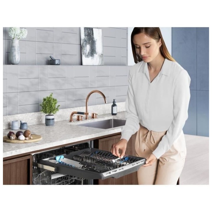 Lave-vaisselle encastrable ELECTROLUX EEM69300IX - 15 couverts -Induct
