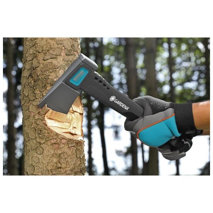GARDENA Hache universelle 1000A – Manche 45cm – Lame acier trempé