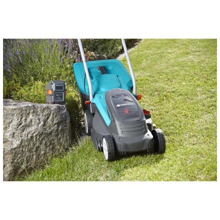 Tondeuse a gazon sur batterie - Largeur de coupe 32 cm - GARDENA 5033-