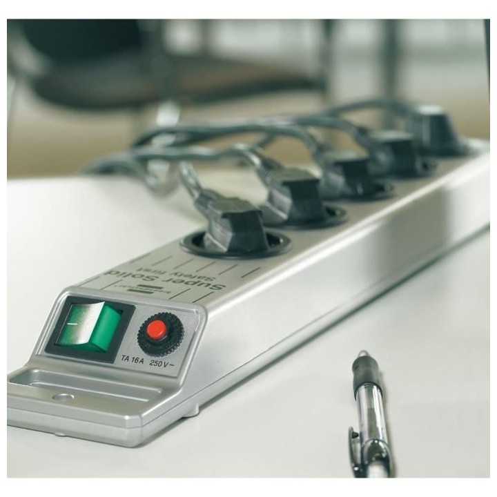 Brennenstuhl Multiprise SUPER-SOLID Argenté - 5 prises - avec parafou