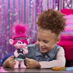 Les Trolls 2 Tournée Mondiale de DreamWorks - Figurine Poupee Poppy Pop & Rock