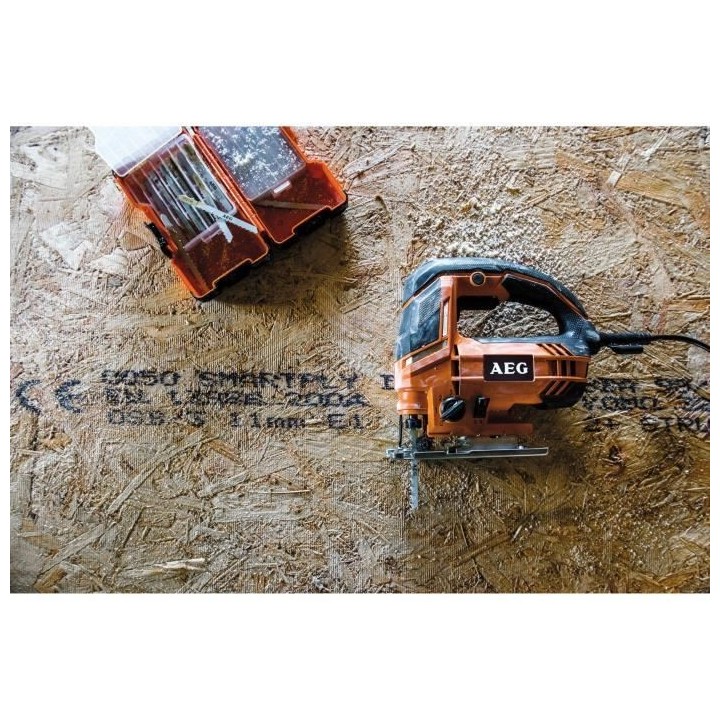 Scie sauteuse pendulaire électrique AEG POWERTOOLS STEP100X - 700W -