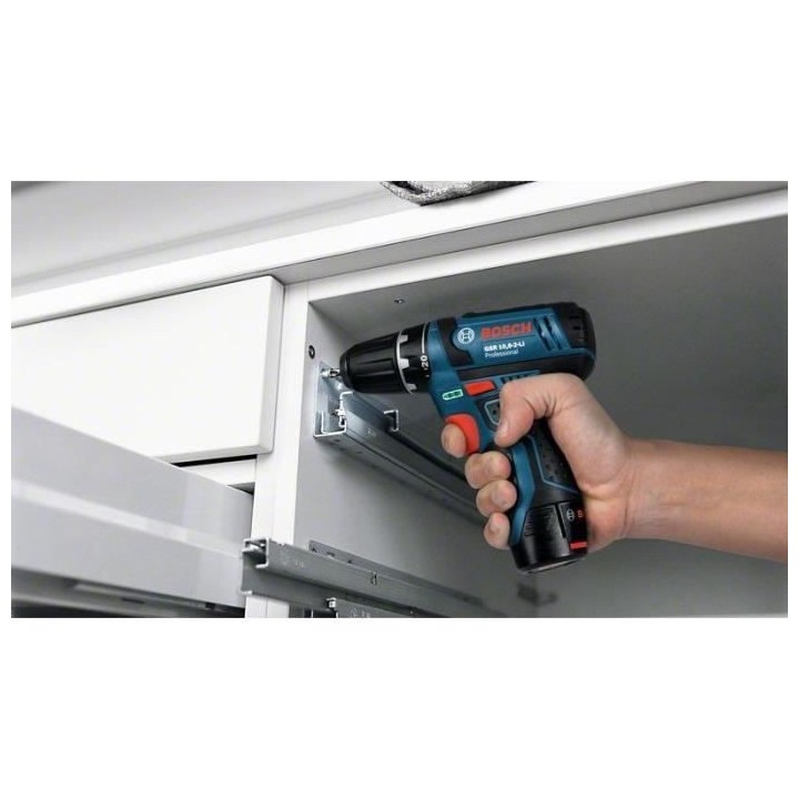 Perceuse a percussion Bosch Professional GSB 12V-15 + 2 batteries 2,0A