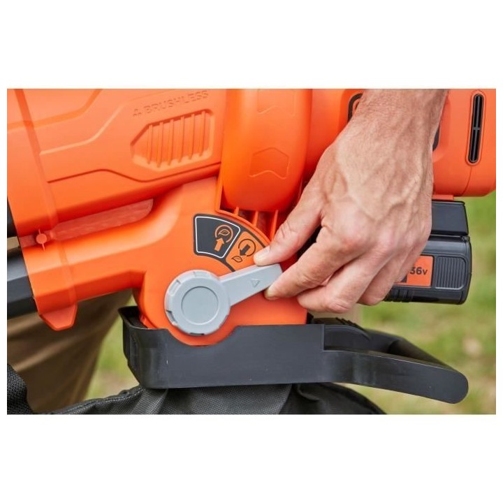 Aspirateur-souffleur-broyeur BLACK+DECKER 36V - Avec batterie et charg