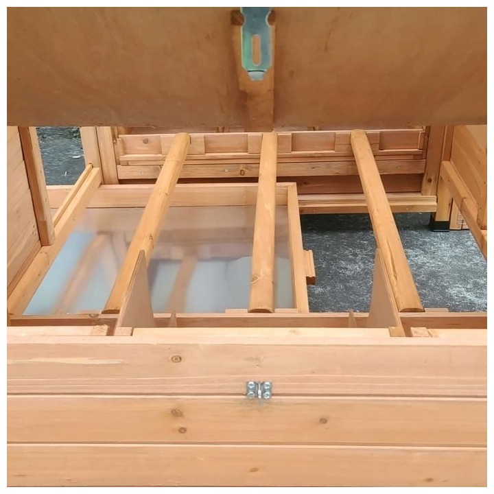 Poulailler en bois sapin 6 a 8 poules L233 x 151 x 96.5 cm