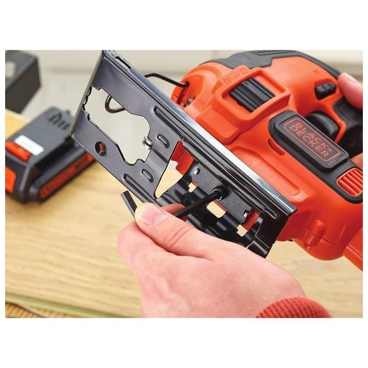 Scie sauteuse sans fil BLACK+DECKER BDCJS18N-XJ - 18V - 1 lame bois in