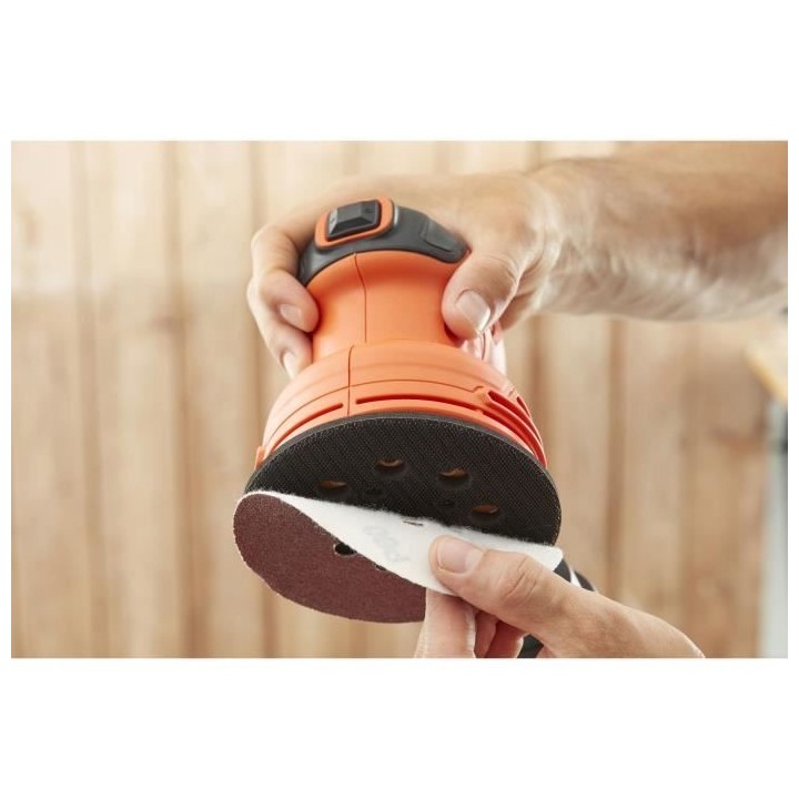 Ponceuse excentrique filaire 230W 125mm BLACK+DECKER (Livrée avec 1 s