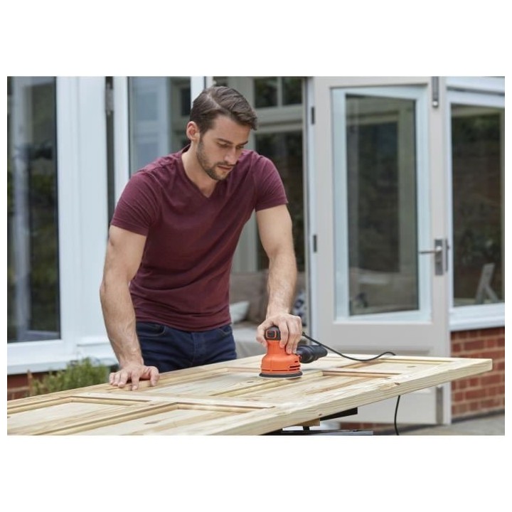 Ponceuse excentrique filaire 230W 125mm BLACK+DECKER (Livrée avec 1 s