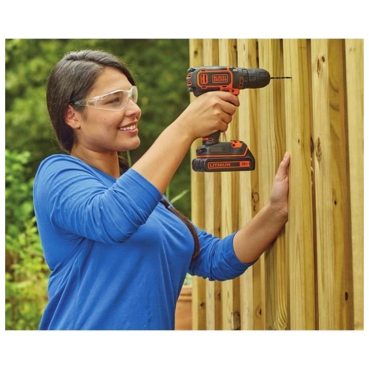 BLACK+DECKER Perceuse Visseuse Sans Fil 18 V Li-Ion avec Chargeur BDCD