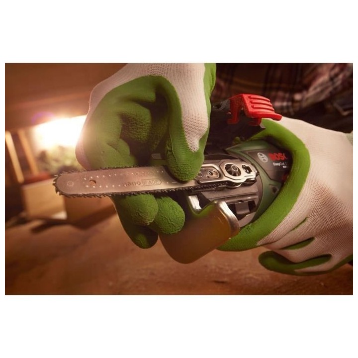 Scie multi-usage EasyCut 50 - BOSCH - 500 W - Profondeur de coupe 50/3