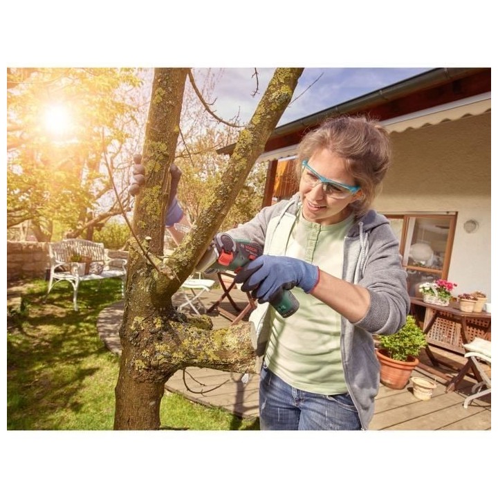 Scie multiusage Bosch - Easycut 12 - Technologie NanoBlade - Sans fil