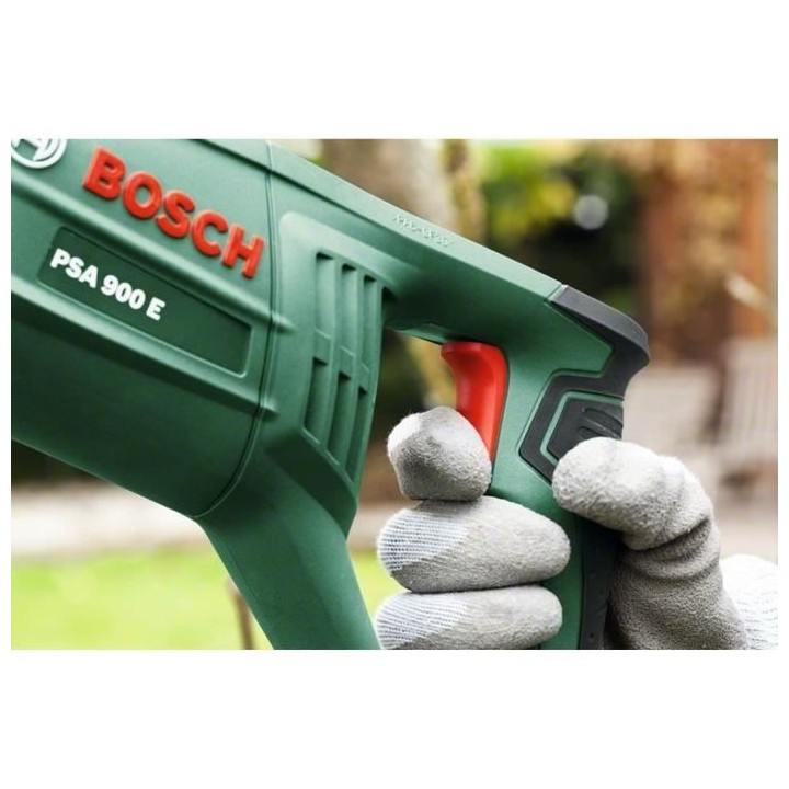 Scie sabre Bosch - PSA 900 E - 900 W - 200 mm de profondeur de coupe