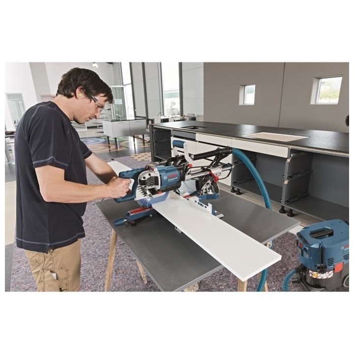 Scie radiale Bosch Professional GCM 8 SDE 261mm de diametre - 1600W -