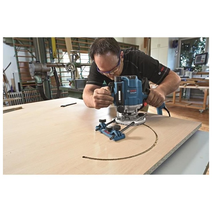 Defonceuse Bosch Professional GOF 1250 CE dans L-BOXX paliers de 1/10m