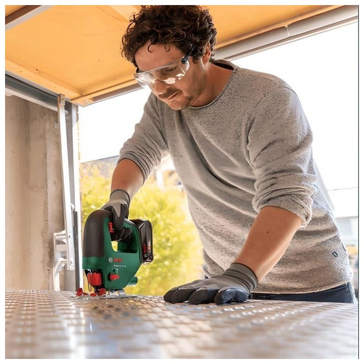 Pack 2 outils Bosch - Perceuse a percussion UniversalImpact 18 + Scie