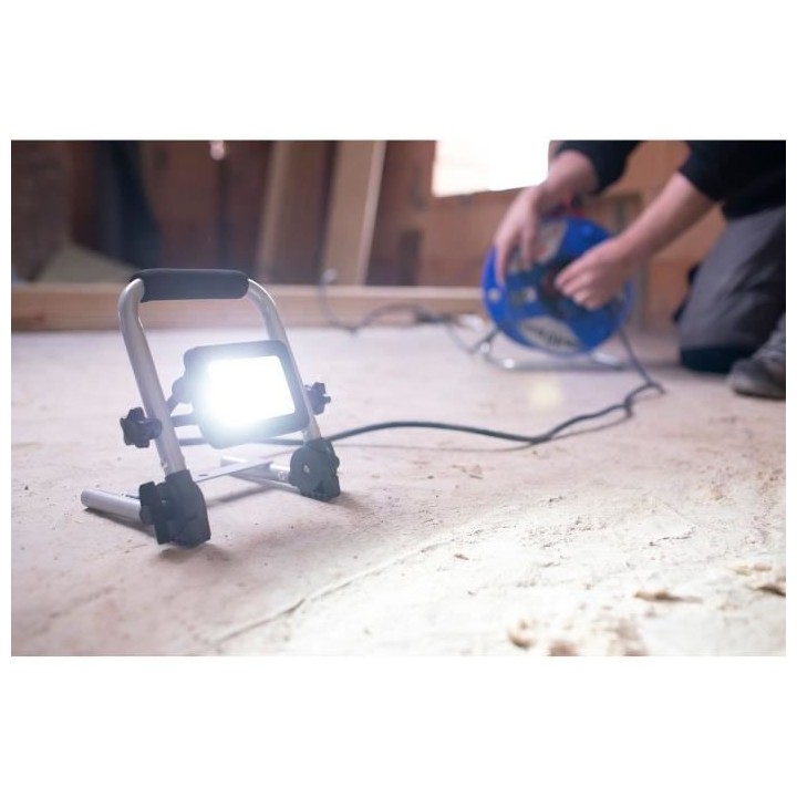 Projecteur LED portable EL 750 M BRENNENSTUHL - 10W - 900 lm - IP65 -