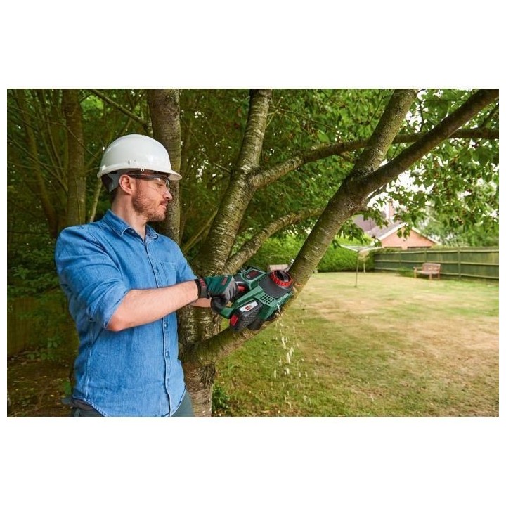 BOSCH Tronçonneuse sans fil - UniversalChain 18 (LIvré avec : 1 batt