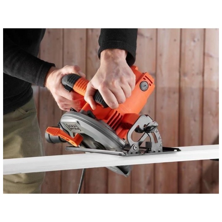Scie circulaire filaire BLACK+DECKER CS1550-QS - Profondeur de coupe 6