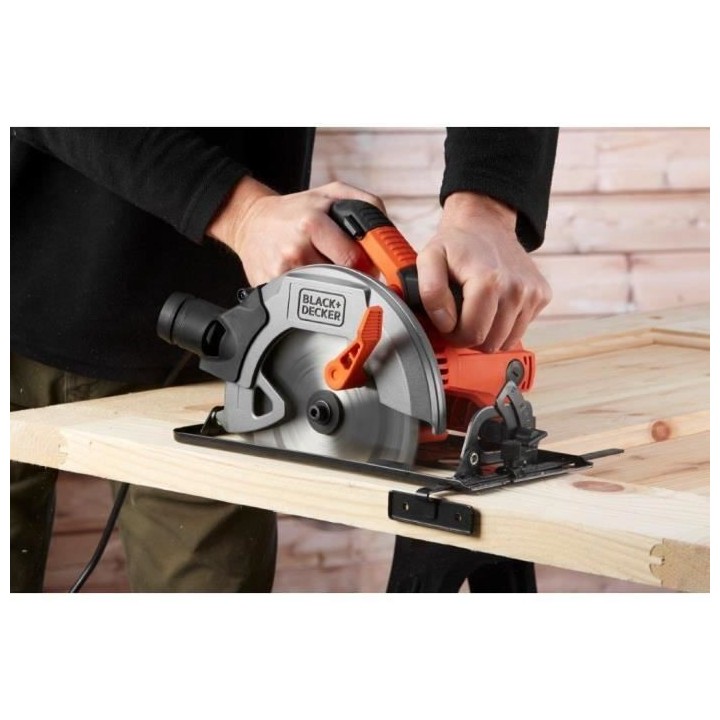 Scie circulaire filaire BLACK+DECKER CS1550-QS - Profondeur de coupe 6