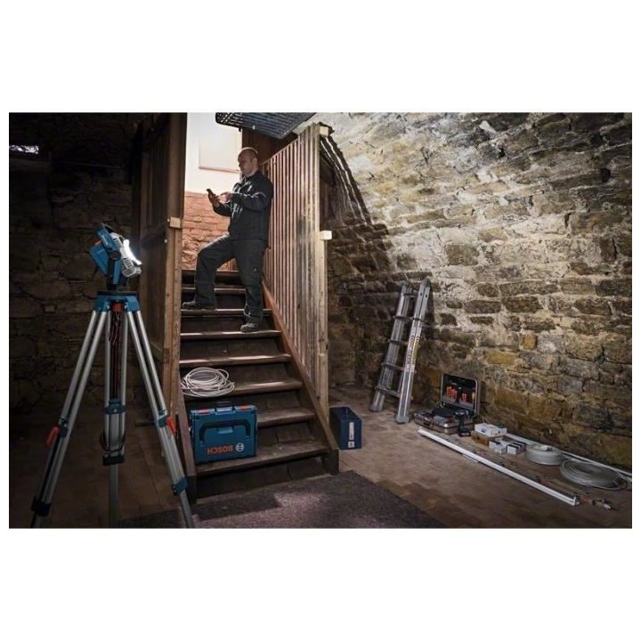 Lampe Bosch Professional GLI 18V-2200 C - Projecteur LED 2200 lumens -