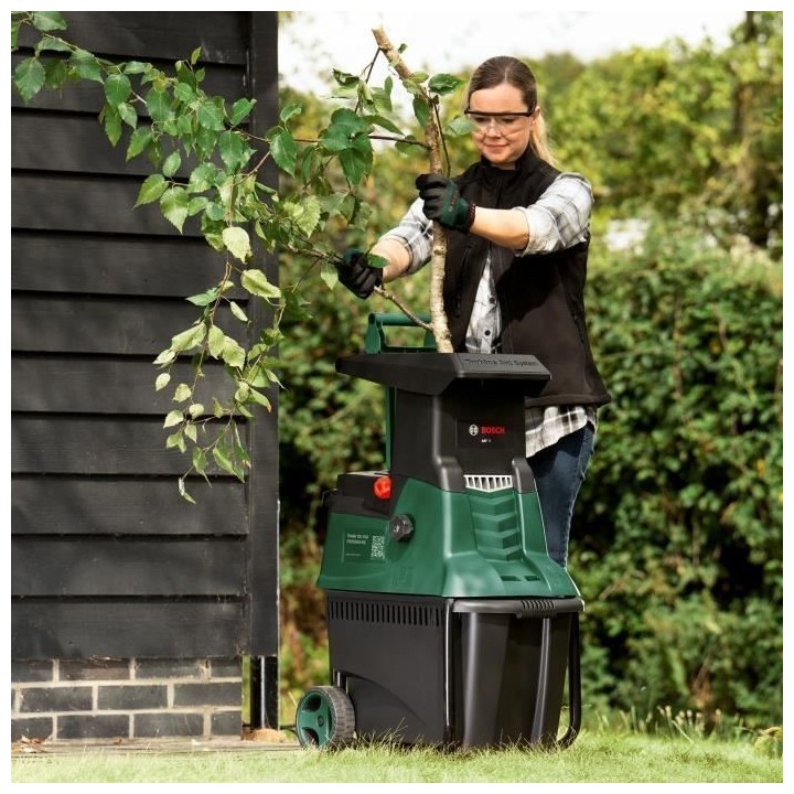 Broyeur de végétaux Bosch AXT 25D - branches jusqu'a 40 mm - électr